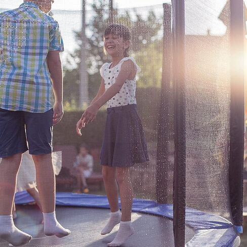 شبكة ترامبولين بطول 12 قدم - شبكة أمان بديلة لـ 8 أقطاب إطارات دائرية للترامبولين، وأجزاء شبكة حاجز ترامبولين من النايلون مع سحاب مزدوج وأبازيم حماية باللون الأسود in Kuwait