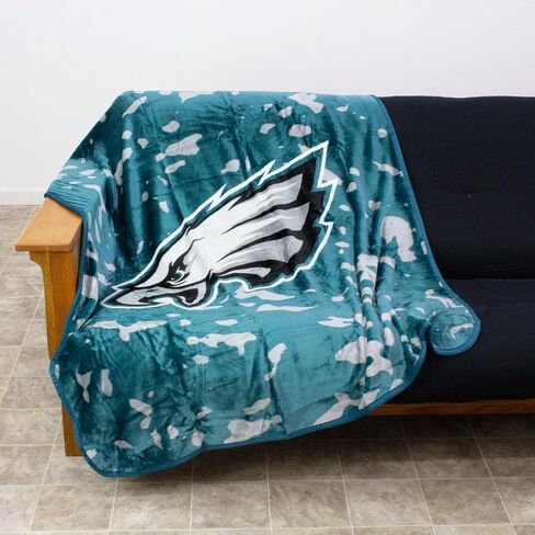 Overstock Green Bay Packers 50" x 60" Throw Blanket in Kuwait