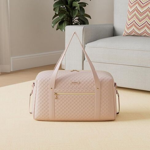 شنطة سفر دافل باج سمارت 31L مبطنة لعطلة نهاية الاسبوع للنساء، شنطة كبيرة للحمل في المطار مع جيب رطب وشنطة احذية للسفر ورحلات العمل والرياضة (اسود - اصدار اساسي)، اسود - بيسيك in Kuwait