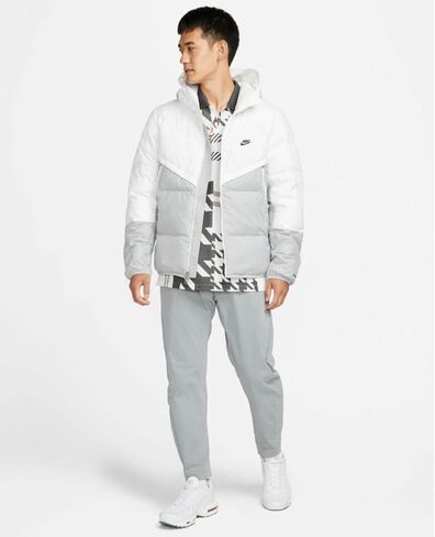 سترة Nike Sportswear Storm-FIT Windrunner الرجالية PRIMALOFT®، رمادي دخاني/عظمة فاتحة/شراع، 2XL in Saudi Arabia