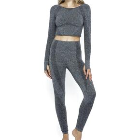 Women's 2 Piece Long Sleeve Seamless Workout Set - Long Sleeve Top & Squat Proof Leggings