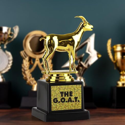 جائزة مبتكرة بحجم المكتب من Funwares للتكريم، أو هدايا الكمامة أو المزحة، أو المسابقات الودية، أو التحفيز! G.O.A.T.، الكأس العظيمة لكل العصور، من تصميم Island Dogs in Kuwait