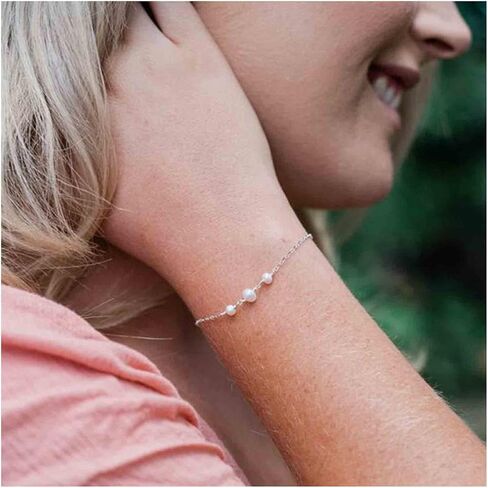 Boho Tiny Pearl Bracelet Gold Three Pearl Chain Bracelet Freshwater Pearls Bead Bracelet Everyday Bracelet Minimalist Hand Chain Jewelry for Women and Girls Bridesmaid Gifts in Saudi Arabia