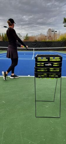 قادوس كرة التنس الفاخر من تورنا بالبورت مع عجلات in Kuwait