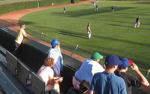 كرسي مقعد الاستاد MOD للمدرجات والمقاعد مع وسادة ظهر مبطنة ودعم مسند للذراع، يتضمن 6 أوضاع رياضية مخصصة قابلة للإمالة مع أحزمة حقيبة ظهر محمولة in Kuwait