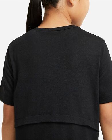 تي شيرت Nike Dri-FIT Trophy للأطفال الكبار (للبنات) بأكمام قصيرة مقاس L (أسود)، مقاس كبير in Saudi Arabia