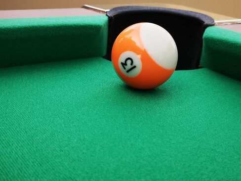 5.5 Ft Billiard Table,Portable Folding Pool Table,Pool Arcade Game Table with Balls, Cues, Chalk, Brush and Triangle, for Family Game Room, Adult Rrec Room, Basements or Garage in Saudi Arabia