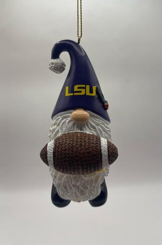 La. State Football 4 بوصات طويل القامة بنغال تايجر جنوم زينة عيد الميلاد مرخصة رسميًا من Grad Present Fan Merch لامعة بلمسة نهائية لامعة للمنزل والمكتب والذهب الأرجواني لتزيين هدايا عيد الميلاد in Kuwait