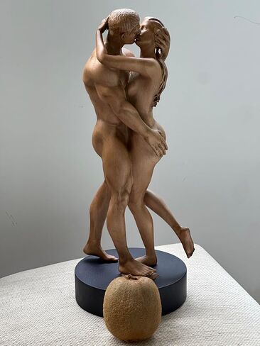 13.78'' Handmade Wooden Lovers Statuette - Romantic Beech Wood Sculpture, Hand-Carved Figurine for Home and Office Decor, Perfect Gift for Weddings, Anniversaries, Valentine’s Day in Saudi Arabia