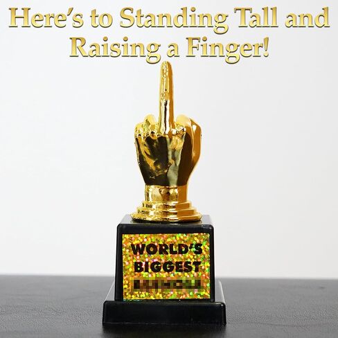 جائزة مبتكرة بحجم المكتب من Funwares للتكريم، أو هدايا الكمامة أو المزحة، أو المسابقات الودية، أو التحفيز! كأس أعظم مشاغب في العالم، إصبع وسطى مضحك، من تصميم Island Dogs in Kuwait