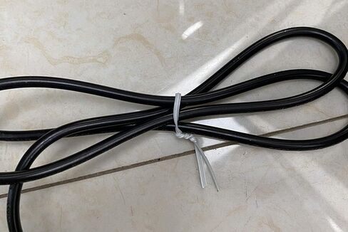 1 لفة ملف 50 متر 164 قدم حبل ختم معدني أبيض متعدد الوظائف، جهاز ربط قوي مع قاطع بلاستيك ملفوف، سلك ملفوف، سلسلة سلكية لمكتب البستنة المنزلية in Kuwait