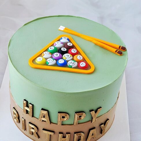 مجموعتان من ألعاب تزيين الكيك لعيد الميلاد، كب كيك صغير، بلياردو صغير، كرة بلياردو، طاولة بلياردو، كعكة علوية، منمنمات صغيرة على طراز البلياردو، تزيين من المطاط الناعم، رجل الحلوى الكروية in Kuwait