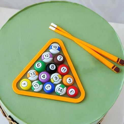 مجموعتان من ألعاب تزيين الكيك لعيد الميلاد، كب كيك صغير، بلياردو صغير، كرة بلياردو، طاولة بلياردو، كعكة علوية، منمنمات صغيرة على طراز البلياردو، تزيين من المطاط الناعم، رجل الحلوى الكروية in Kuwait