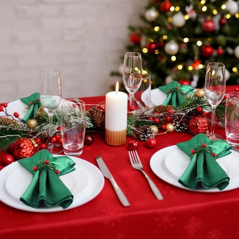 40 قطعة مناديل عيد الميلاد وحلقة مجموعة مناديل قماش خضراء قابلة للغسل 20 قطعة من حلقات منديل عيد الميلاد 20 قطعة مناديل عيد الميلاد من القماش حامل مناديل التوت الأحمر لإعداد طاولة عشاء عيد الميلاد in Kuwait