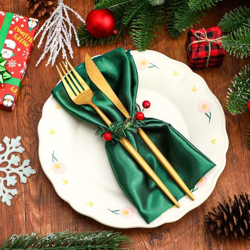 40 قطعة مناديل عيد الميلاد وحلقة مجموعة مناديل قماش خضراء قابلة للغسل 20 قطعة من حلقات منديل عيد الميلاد 20 قطعة مناديل عيد الميلاد من القماش حامل مناديل التوت الأحمر لإعداد طاولة عشاء عيد الميلاد in Kuwait