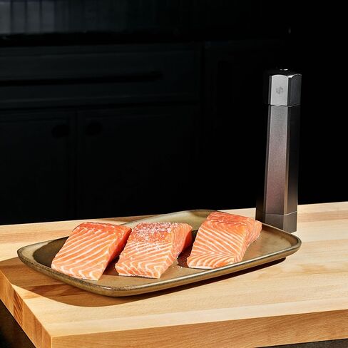 مجموعة مطحنة الملح والفلفل HexClad مع مطاحن احترافية قابلة للتعديل وأغطية لا تسبب الفوضى in Kuwait