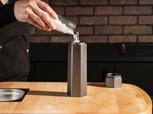 مجموعة مطحنة الملح والفلفل HexClad مع مطاحن احترافية قابلة للتعديل وأغطية لا تسبب الفوضى in Kuwait