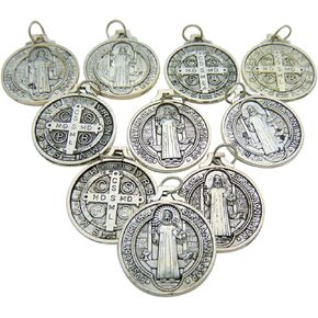 مجموعة من 10 ميداليات St Benedict مجموعة كبيرة من قلادة القديس المعدنية مقاس 7/8 بوصة in Kuwait
