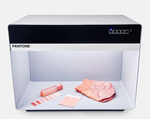 كشك Pantone 5-Light مع إعدادات الفلورسنت والهالوجين D65 - خزانة تقييم الألوان | P5D65840 in Kuwait