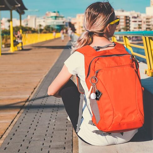 18 قطعة من سلسلة مفاتيح مضرب البيسبول، قفاز بيسبول خشبي، ملحقات سلسلة مفاتيح صغيرة، حلقة مفاتيح رياضية للأولاد والبنات، حقائب حفلات أعياد الميلاد، حقائب هدايا تذكارية، 6 ألوان in Kuwait