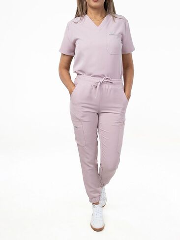 IRONIK Scrubs Jogger Scrubs للنساء مع 10 جيوب in Saudi Arabia