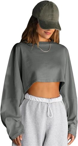 Cropped Sweater - Women's Crop Top Hoodie Ideal for Athletic Fashion Enthusiasts in Saudi Arabia