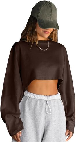 Cropped Sweater - Women's Crop Top Hoodie Ideal for Athletic Fashion Enthusiasts in Saudi Arabia