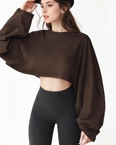 Cropped Sweater - Women's Crop Top Hoodie Ideal for Athletic Fashion Enthusiasts in Saudi Arabia