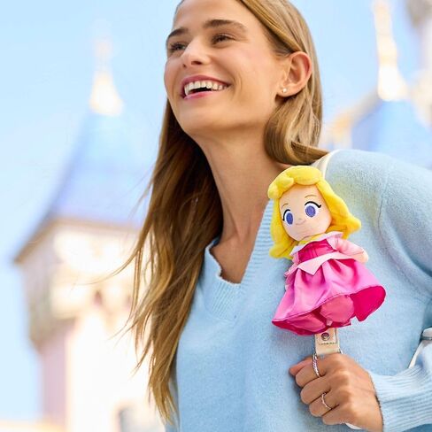 متجر ديزني الرسمي رابونزيل ديزني نويموس القطيفة - سلسلة متشابكة - دمية شخصية عصرية قابلة لاتخاذ الوضعيات ذات شعر طويل in Kuwait