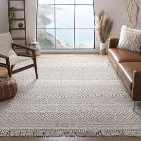 SAFAVIEH Natura Collection Accent Rug - 2'3" x 4', Ivory, Handmade Moroccan Boho Wool Fringe, Ideal for High Traffic Areas in Entryway, Living Room, Bedroom (NAT852B)