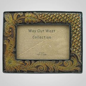 إطار صور ذو مظهر جلدي غربي من البوليريسين، طول 8.5 بوصة، ديكور للحائط والطاولة in Kuwait