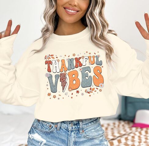 سترة MOUSYA Thanksful Vibes للسيدات بلوزات ملونة مطبوعة عليها حروف الشكر للخريف بأكمام طويلة in Kuwait
