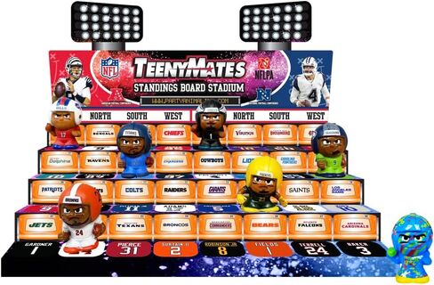 مجموعة 12 علبة تجميع من سلسلة TeenyMates Party Animal NFL 2023، 7 أشكال (تشمل Color Rush QB)، طول 2.54 سم، ألوان الفريق in Kuwait