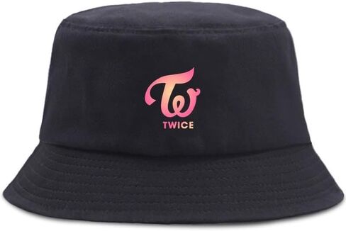 صندوق هدايا KPOP Twice Merch - بما في ذلك ضوء ليلي LED مرتين، ألبوم صور، حامل بطاقة Lomo، ملصقات، قبعة دلو، حقيبة كتف، قلادة، شارة سلسلة مفاتيح، حبل الطويق، ضوء ليلي للصور LED in Kuwait