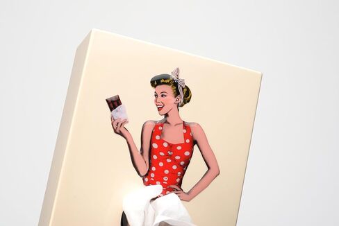 صندوق مناديل Flyingskirt® (حامل مناديل التنورة الأصلي) - طباعة فن البوب ​​منقوشة بالراتنج، قاعدة معدنية مرجحة، صنع في كوريا - صمم بواسطة Spextrum (نعناع) in Kuwait