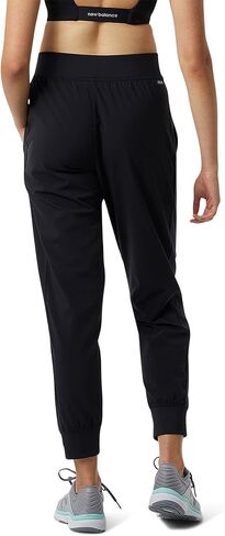 New Balance Women's Accelerate Pant 22 in Saudi Arabia