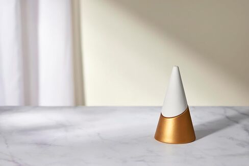 Serene House Vail, Passive Diffuser for Essential Oils – Elegant, Wireless Aromatherapy Home Décor – Gold and White Ceramic in Kuwait