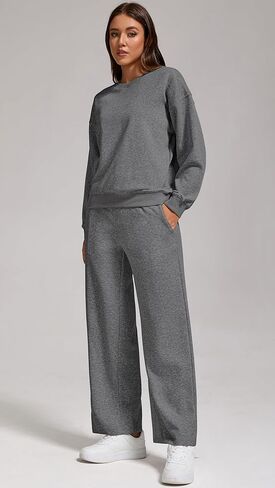 طقم بدلة رياضية نسائية مكونة من قطعتين من سويت شيرت وسروال رياضي كبير الحجم - ملابس كاجوال مريحة للخريف والشتاء مع جيوب in Kuwait