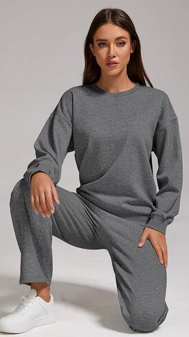 طقم بدلة رياضية نسائية مكونة من قطعتين من سويت شيرت وسروال رياضي كبير الحجم - ملابس كاجوال مريحة للخريف والشتاء مع جيوب in Kuwait