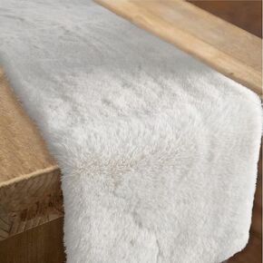 Table Runner, White Faux Fur Christmas Dinning Table Decoration for Winter Home Holiday Party, Dresser, Birthday, Xmas, Thanksgiving, Wedding Table Decor Runners (11.8x47.2 inch)