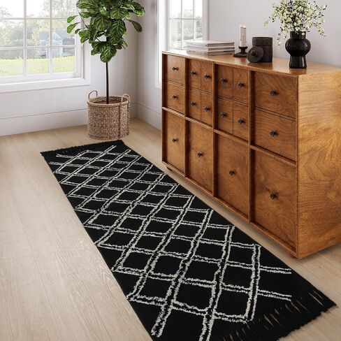 Hallway Runner Rug,Boho Cotton Washable Runner Rug for Bedroom 2'x6' Tufted Rug with Tassels,Hand Woven Soft Carpet Runner for Entryway Kitchen Laundry Room Bathroom(Cream) in Saudi Arabia
