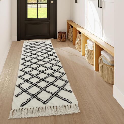 Hallway Runner Rug,Boho Cotton Washable Runner Rug for Bedroom 2'x6' Tufted Rug with Tassels,Hand Woven Soft Carpet Runner for Entryway Kitchen Laundry Room Bathroom(Cream) in Saudi Arabia