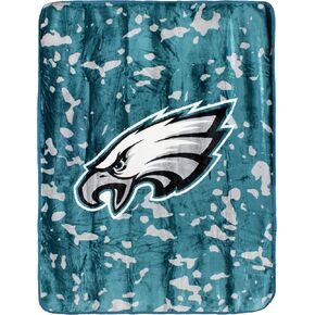 Overstock Green Bay Packers 50" x 60" Throw Blanket in Kuwait