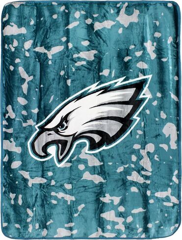 Overstock Green Bay Packers 50" x 60" Throw Blanket in Kuwait