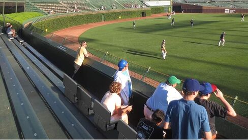 مجموعة وسائد هوم كاملة مكونة من مقعدين للملعب مع دعم مبطن للظهر، ومساند للذراعين، و6 أوضاع للاستلقاء، وأشرطة حمل محمولة، عبوتان، باللون الأسود in Kuwait