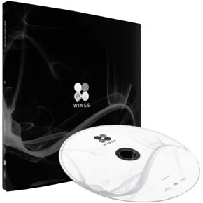 أجنحة ألبوم BTS الثاني (بما في ذلك بطاقة صور أكريليك عشوائية واحدة) (الإصدار N)