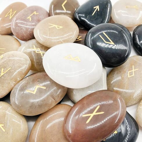 مجموعة أحجار رون منقوشة بالأحجار الكريمة من MrMrMrKura مكونة من 25 قطعة مع أبجدية Elder Futhark وحقيبة مخملية لشفاء الريكي من أجل شفاء شقرا التأمل والعرافة in Kuwait