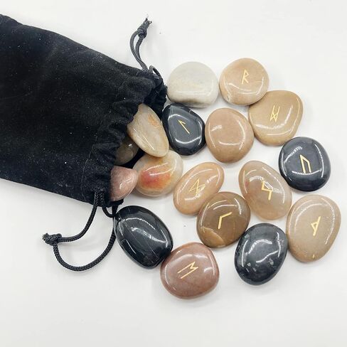 مجموعة أحجار رون منقوشة بالأحجار الكريمة من MrMrMrKura مكونة من 25 قطعة مع أبجدية Elder Futhark وحقيبة مخملية لشفاء الريكي من أجل شفاء شقرا التأمل والعرافة in Kuwait