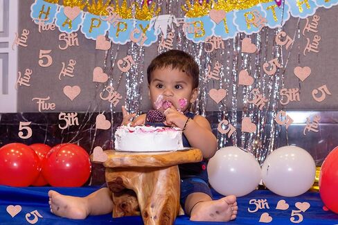 زينة عيد الميلاد الخامس للفتاة باللون الذهبي الوردي، زينة عيد ميلادها الملكي الخامس، قصاصات عيد الميلاد الخامس، لوازم ديكور عيد الميلاد الخامس السعيد 200 قطعة in Kuwait