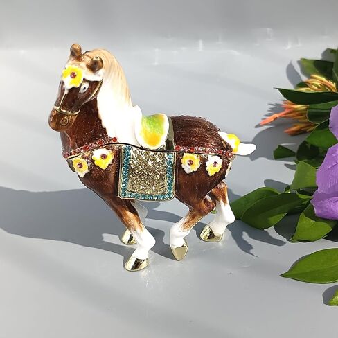 زخرفة منضدية الحصان مع أحجار الراين على الطراز العتيق ديكور تمثال الحصان صندوق مجوهرات رائع لعيد الميلاد عيد الميلاد لون الجمل in Kuwait